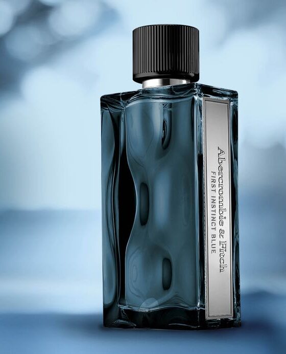 Abercrombie & Fitch svela il nuovo profumo da uomo First Instinct Blue