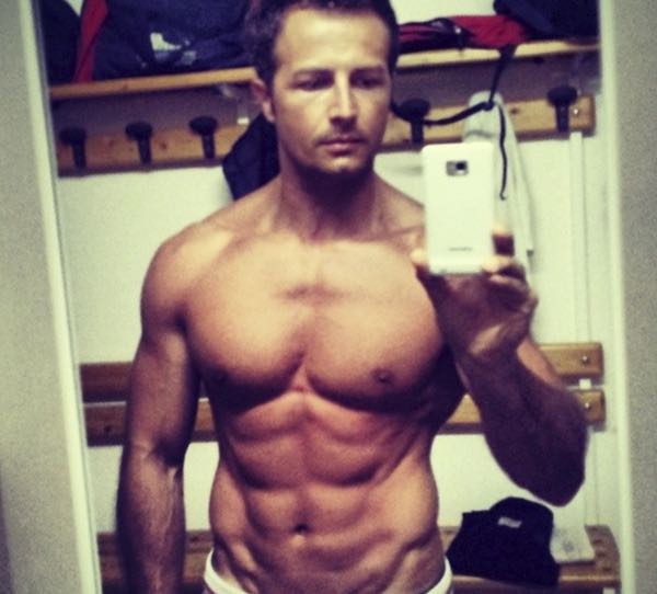 Riccardo del trono Over di Uomini e donne, fisico da urlo e account instagram