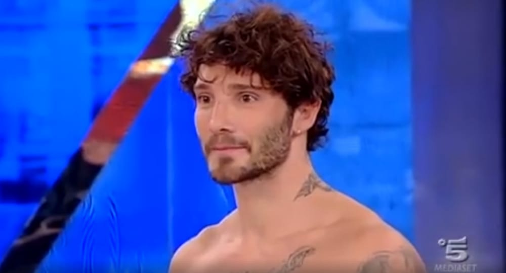 Stefano De Martino torna a ballare al serale di Amici dopo l'isola