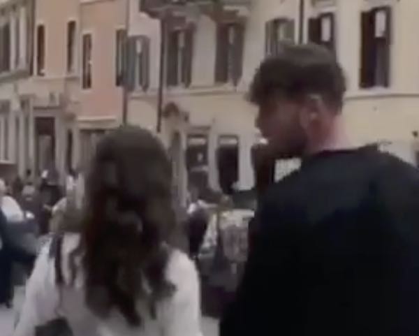 Avvistati Nilufar e Giordano a Piazza di Spagna a Roma ❤️❤️❤️ Un post condiviso da NewsUeD.com (@newsuominiedonne) in data: Mag 17, 2018 at 6:05 PDT
