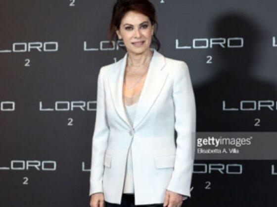 Loro 2 red carpet del film su Berlusconi arriva Elena Sofia Ricci