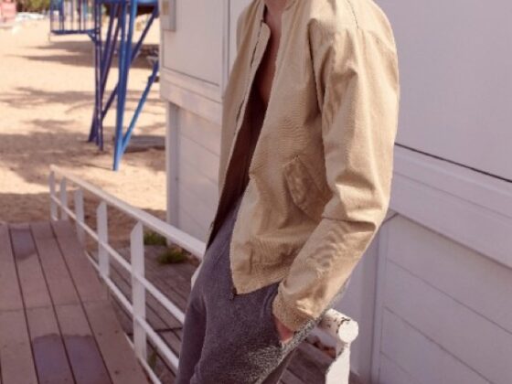 Pitti Uomo giugno 2018 il look dell'uomo che è in perenne cammino