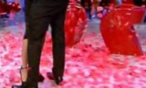 La scelta di Sara Affi a Uomini e donne Sara NON chiede la villa (Lorenzo nel panico)