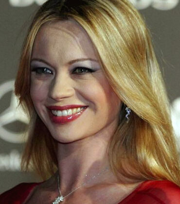 Anna Falchi confessa:"Le mutandine che mi tolsi da Luttazzi? Le ha un feticista"