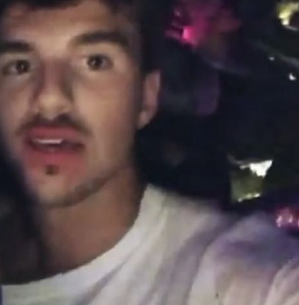 Andrea Damante con il rossetto sulle labbra ecco chi ha baciato