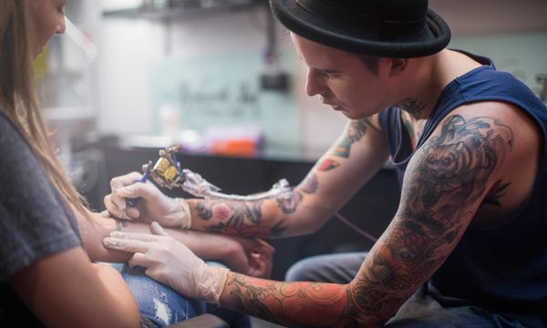 Tatuaggi tendenza estate: la moda dei tattoo si conferma in costante crescita