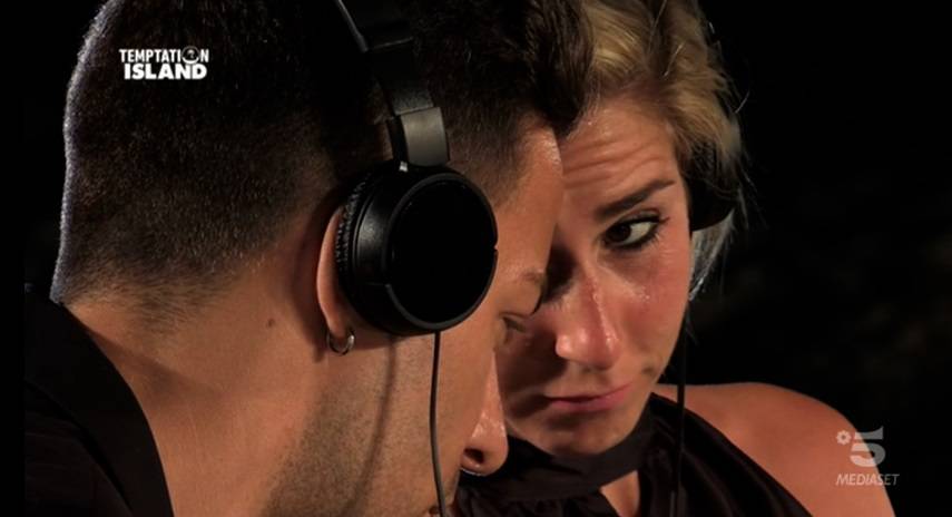 Lara e Michael di Temptation, quello che non abbiamo visto dopo il falò (VIDEO)