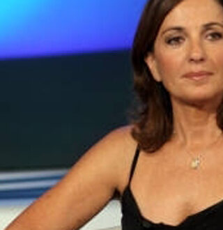 Stasera Italia la Palombelli ospita D'Agostino, Sgarbi e Bersani, scintille in arrivo?