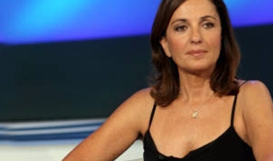 Stasera Italia la Palombelli ospita D'Agostino, Sgarbi e Bersani, scintille in arrivo?