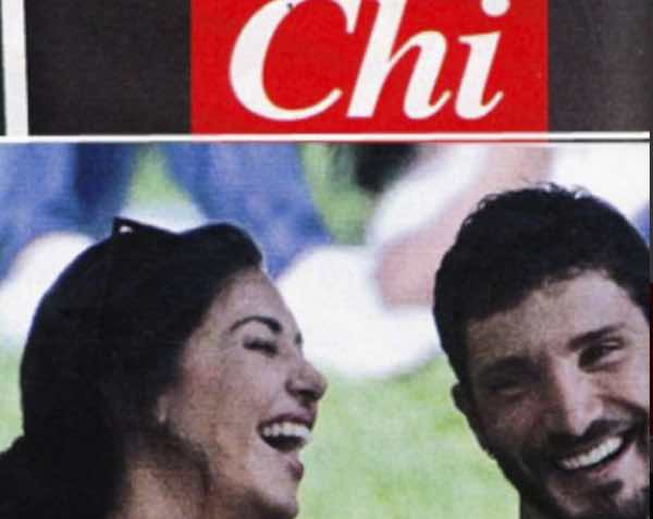 Belen e Stefano sorridenti e complici al parco, che succede tra loro?