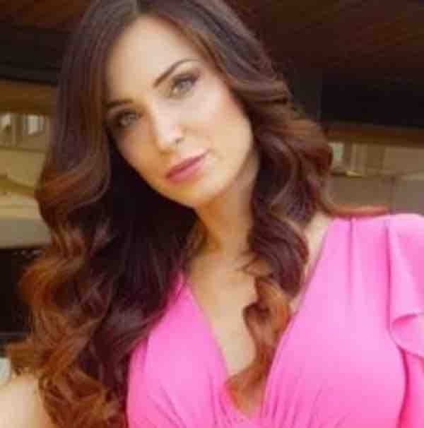 Scandalo a Temptation Island Vip una tentatrice fa la maestra alle elementari