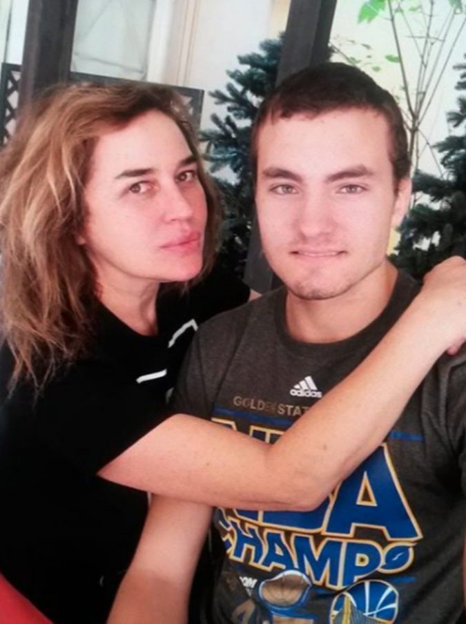 Lory De Santo Devin ricorda il fratello morto dopo il suicidio a Pomeriggio 5