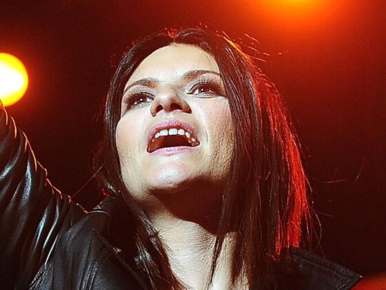 Laura Pausini pubblica il suo diario e spunta il nome del suo famoso ex fidanzato