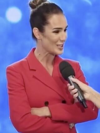 Abito e stilista Silvia Toffanin a Verissimo che look ha scelto?