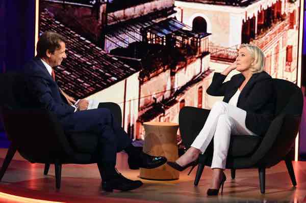 Nicola Porro intervista Marine Le Pen, le foto di Quarta Repubblica