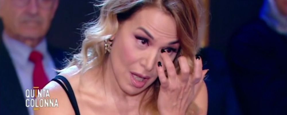 Barbara D'Urso si ferisce in diretta a Pomeriggio 5 ecco cos'è successo