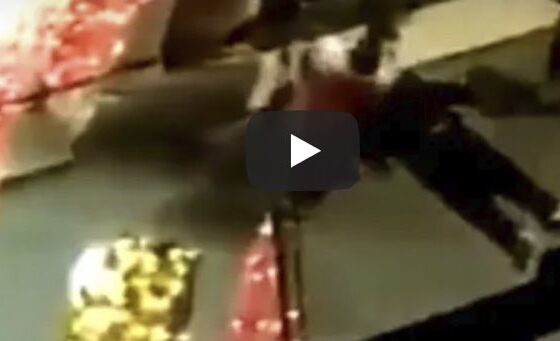 Attentato Strasburgo attentatore in fuga morti e feriti il video