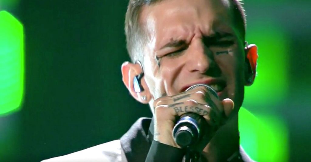 La canzone di Achille Lauro è un inno all'ecstasy Striscia lancia la bomba!