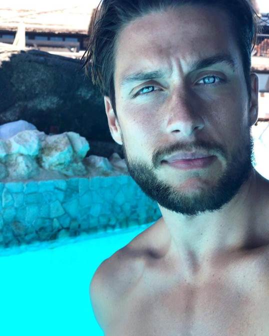 Andrea Del Corso ammette di non essere gay e di non andare con i trans