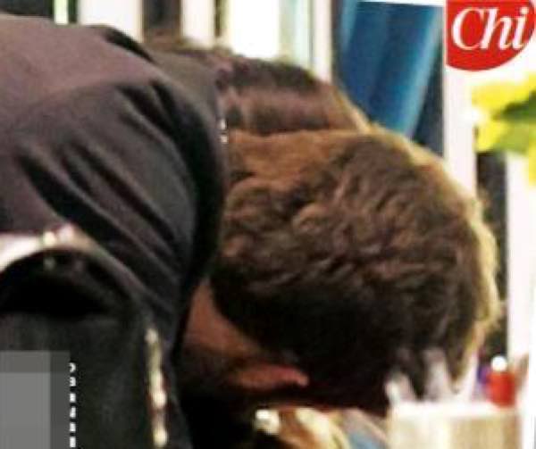 Stefano De Martino tira i capelli a Belen ma poi scatta il bacio