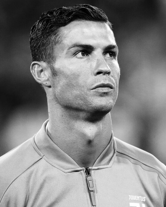 Cristiano Ronaldo apre la clinica per il trapianto di capelli e contro la caduta dei capelli