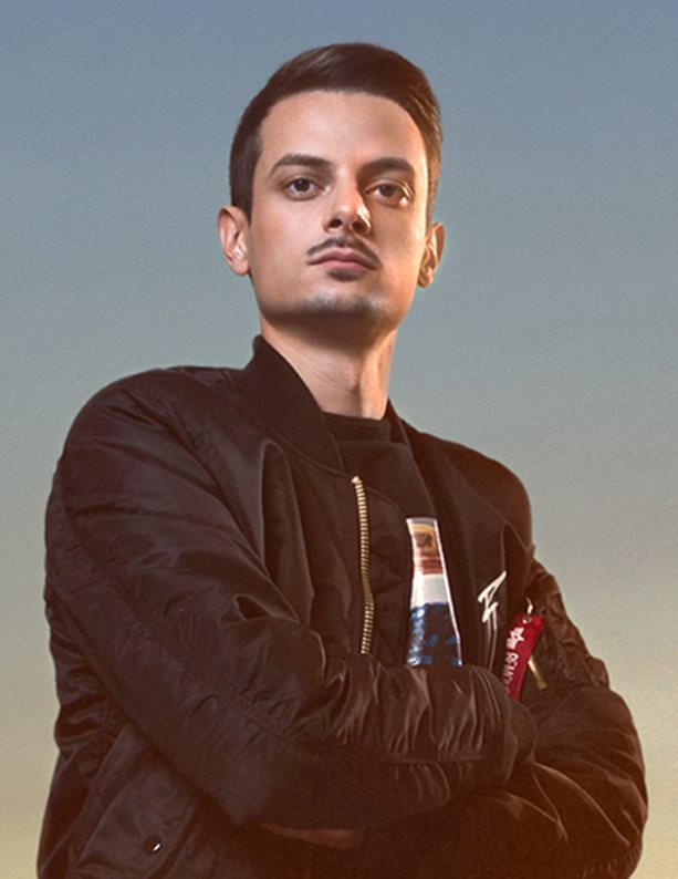 Rovazzi ad Amici serale 2019 insieme a Loredana Bertè con loro Ricky Martin