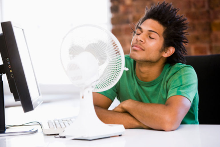 Come rinfrescare ed eliminare il caldo in casa senza l'aria condizionata