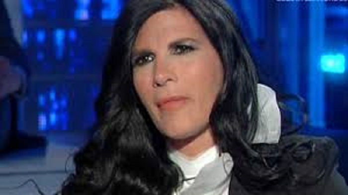 Pamela Prati e il suo presunto figlio adottivo Sebastian, la madre del bambino la denuncia