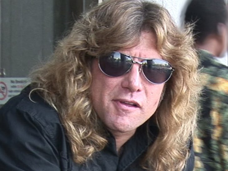 Guns N 'Roses Steven l'ex batterista Adler ricoverato dopo la pugnalata ecco come sta