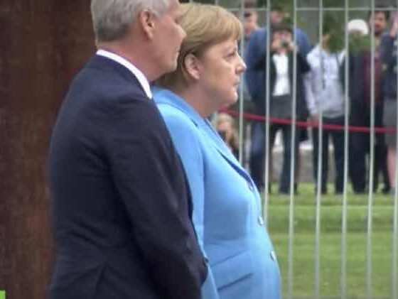 La Merkel non sta bene il video del nuovo tremore il terzo in poche settimane
