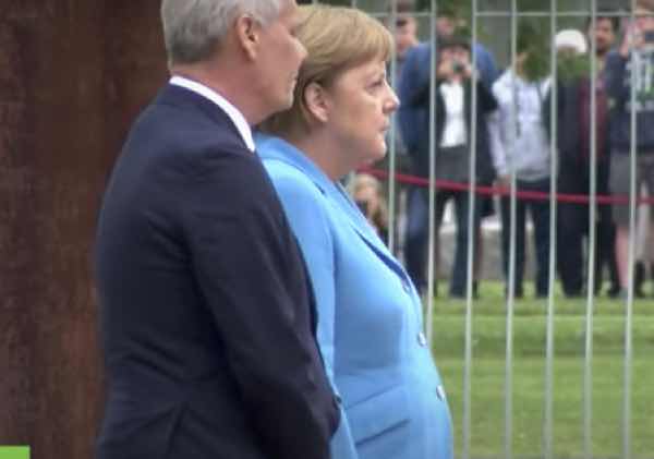La Merkel non sta bene il video del nuovo tremore il terzo in poche settimane