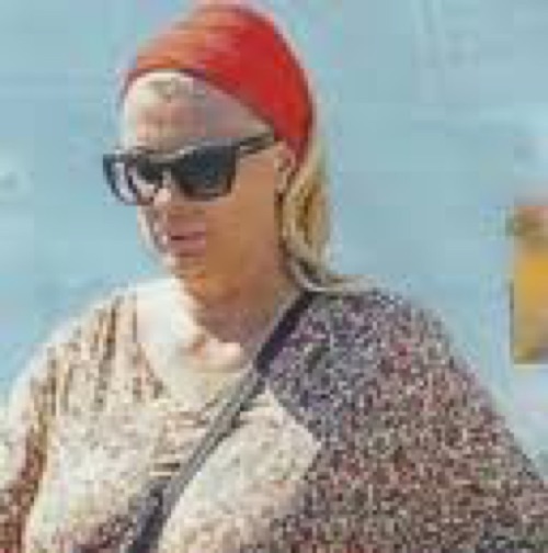 Tina Cipollari incredibilmente ingrassata al mare ecco il motivo dell'aumento di peso