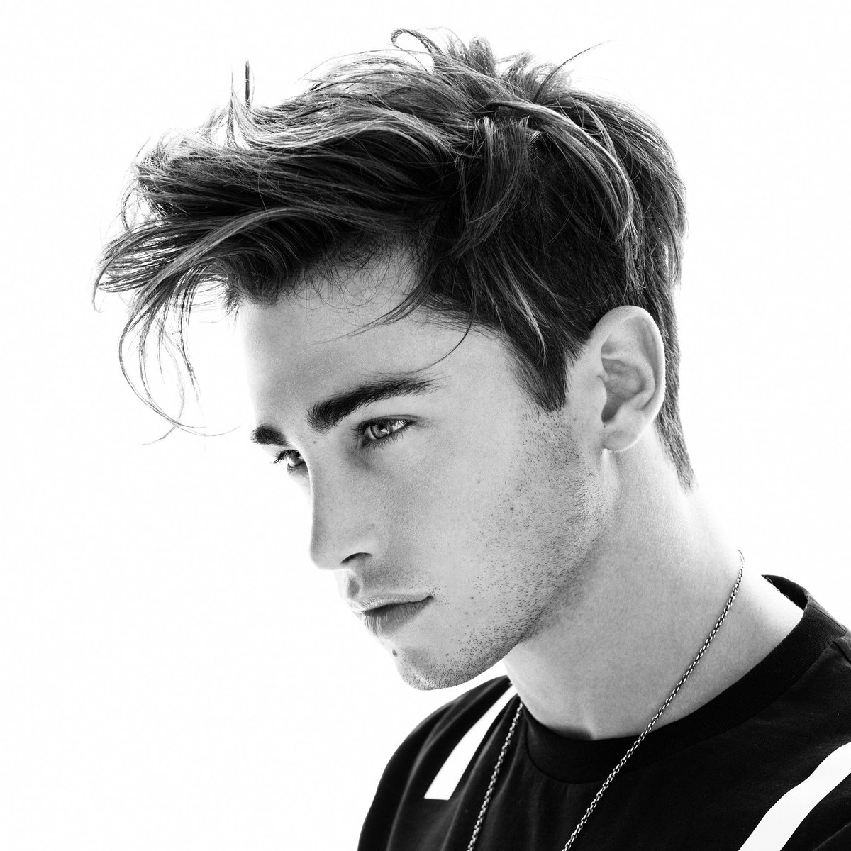 Chi è Riccardo Marcuzzo RIKI età vita privata fidanzata e il nuovo singolo Gossip