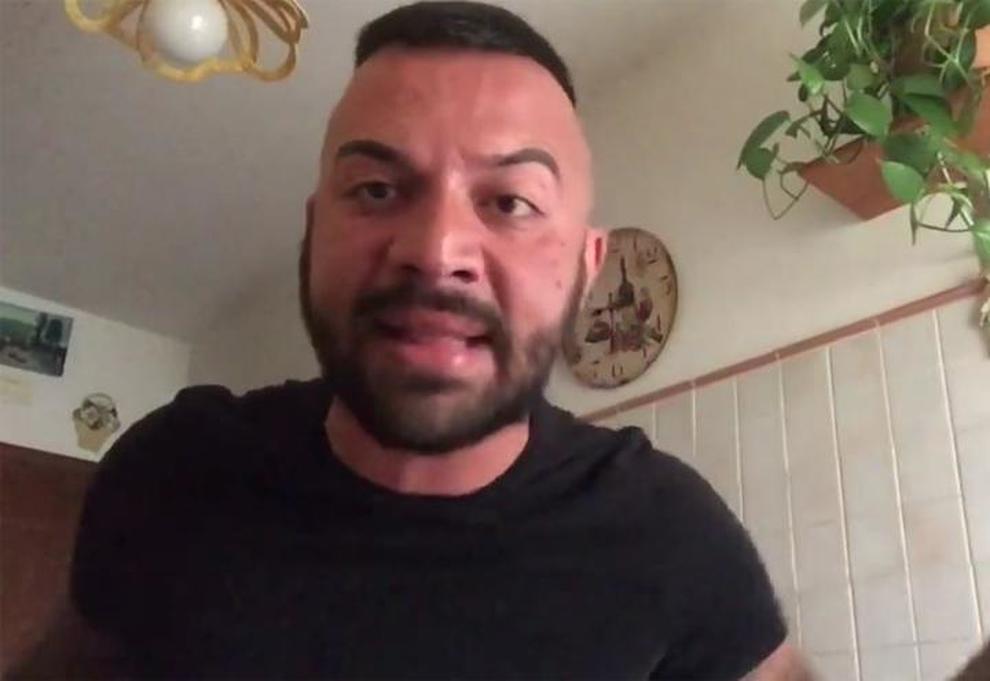 Uomini e donne oggi Er Faina lite furiosa con Tina Cipollari ma non chiede scusa