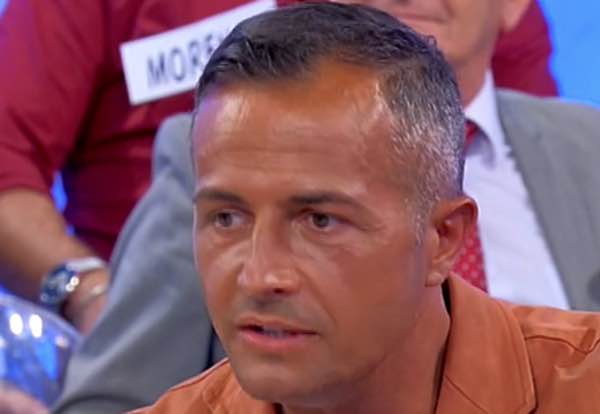 Maria de Filippi attacca Riccardo Guarnieri e lo riprende:"Non puoi essere competitivo con Ida"