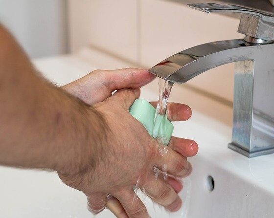 Comprare amuchina online e disinfettanti mani contro il coronavirus