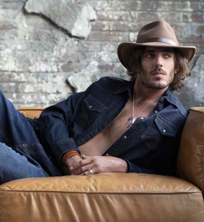 Tendenze moda uomo estate 2020 ecco la trucker in denim