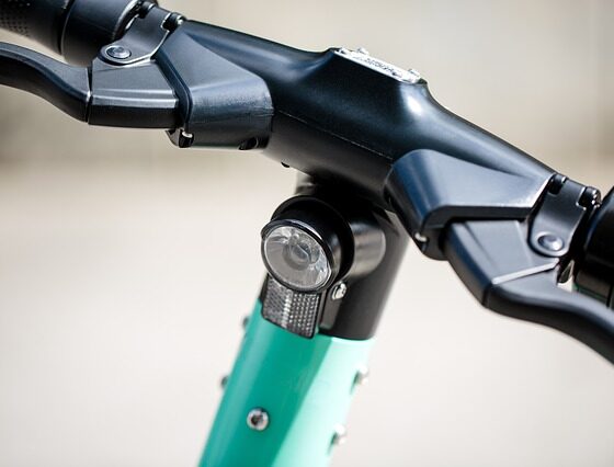 Mobilità sostenibile tra monopattini elettrici, e-bike e il bonus statale di 500 euro