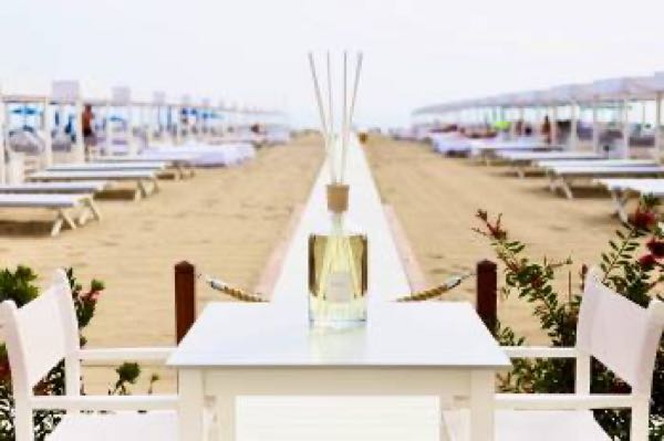 A Forte dei Marmi la prima spiaggia profumata d'Italia