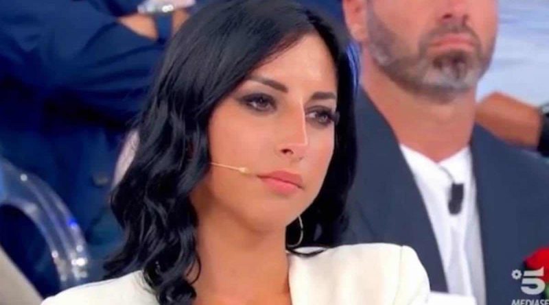 Chi è Francesca Sorrentino Uomini e donne altezza peso età: lavoro e dove vive