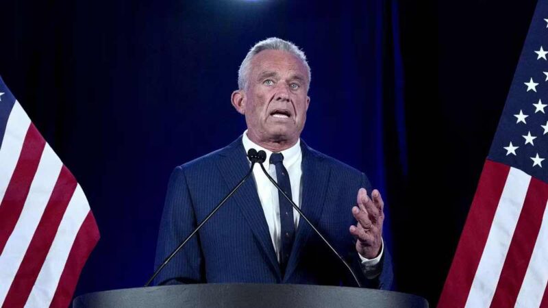 Chi è Robert Kennedy Jr età altezza peso scelto da Trump come segretario per la salute