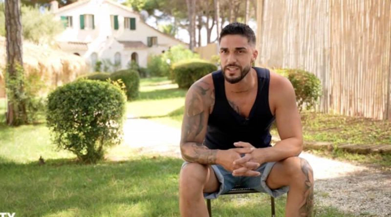 Stefano Tediosi ha diverse passioni e hobby che riflettono la sua personalità dinamica e il suo amore per la vita attiva. Ecco un approfondimento sui suoi principali interessi: Attività all'aperto Sport: Stefano è appassionato di sport, in particolare di attività all'aperto come il trekking e il ciclismo. Ama trascorrere il tempo immerso nella natura, il che lo porta spesso a esplorare montagne e sentieri. Viaggi: È un grande amante dei viaggi, con una predilezione per destinazioni come Ibiza. Questi viaggi non solo gli permettono di scoprire nuovi luoghi, ma anche di vivere esperienze uniche e arricchenti. Interessi culturali Musica: Stefano ha un forte interesse per la musica, che include diversi generi. Questa passione si riflette nel suo amore per concerti e festival musicali, dove può esprimere la sua energia e socializzare con altri appassionati. Lettura: Sebbene non sia specificato nei risultati, è comune che persone con interessi simili a quelli di Stefano si dedicano anche alla lettura, in particolare di libri che trattano temi di crescita personale o avventure. Attività creative Fotografia: Durante i suoi viaggi, Stefano si dedica alla fotografia, catturando momenti e paesaggi che lo ispirano. Questo hobby gli permette di esprimere la sua creatività e di conservare ricordi delle sue avventure. Danza: Ha anche una passione per la danza, avendo praticato danza classica in passato. Questo interesse per le arti performative dimostra il suo lato artistico e la sua voglia di esprimersi attraverso il movimento