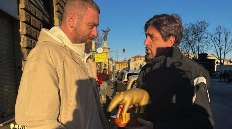 Daniele De Rossi esonerato dalla panchina della Roma si becca il Tapiro