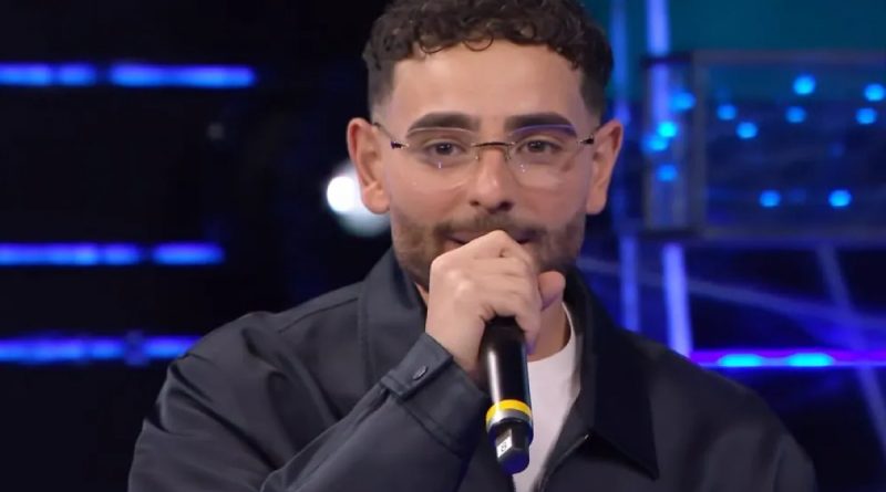 Rocco Hunt abito stilista Sanremo 25, chi lo veste e look