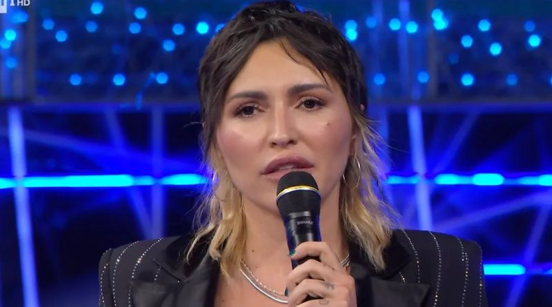 Chi è Serena Brancale: età, altezza, peso e abito e stilista Sanremo 2025